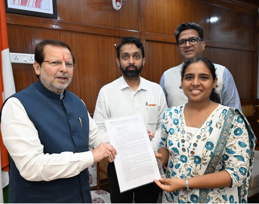Appointment letters handed over to 380 Group-D employees of the Haryana Tourism Department; best wishes extended to the newly appointed staff.