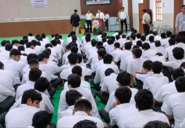 बच्चो की सुरक्षा, शिक्षा और सम्मान हम सभी की सबसे बड़ी जिम्मेदारी है: सीजेएम पवन कुमार