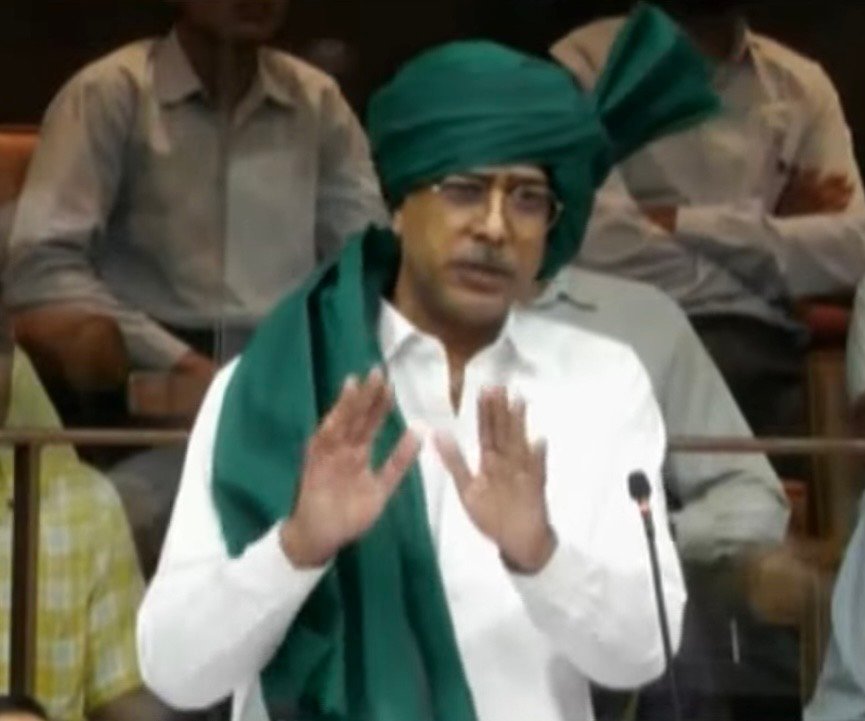इनेलो की तरफ से प्रदेश में बिगड़ती कानून व्यवस्था पर दिए गए ध्यानाकर्षण प्रस्ताव पर विधायक अदित्य देवीलाल और विधायक अर्जुन चौटाला ने बीजेपी सरकार को घेरा