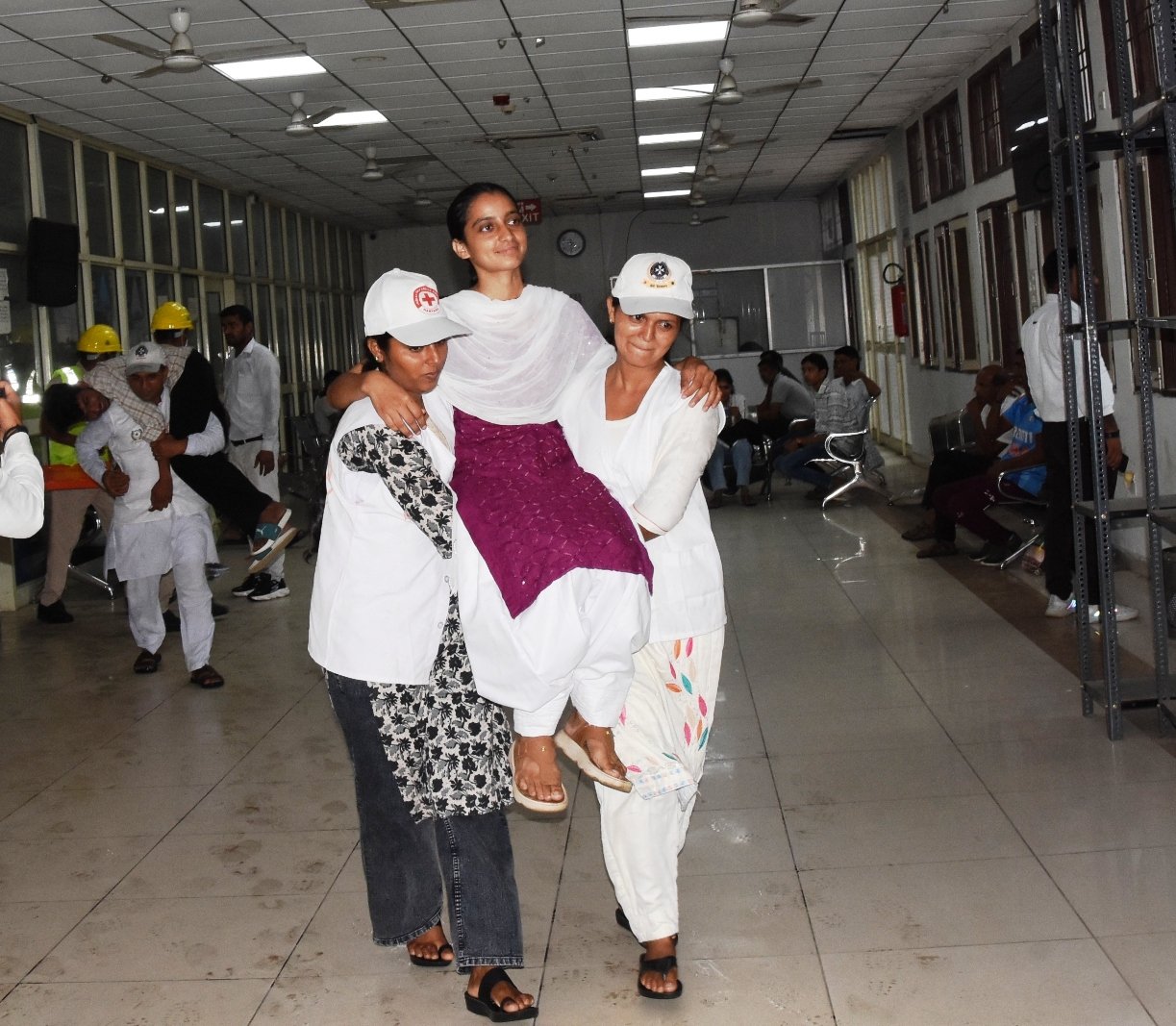 Mock drill on air strikes and blackouts conducted in front of the Saral Kendra; exercise involved the safe evacuation of approximately 26 people.